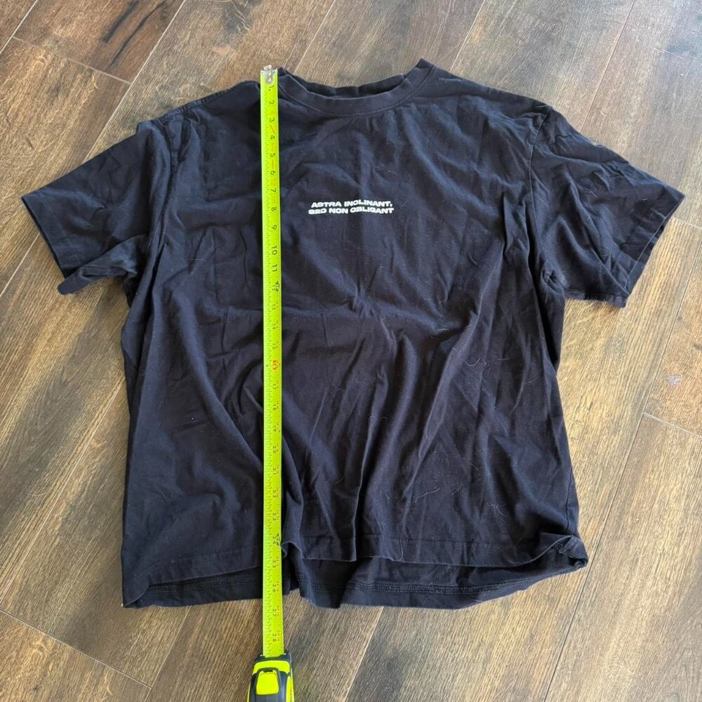 Black & white streetwear-inspired oversized tee